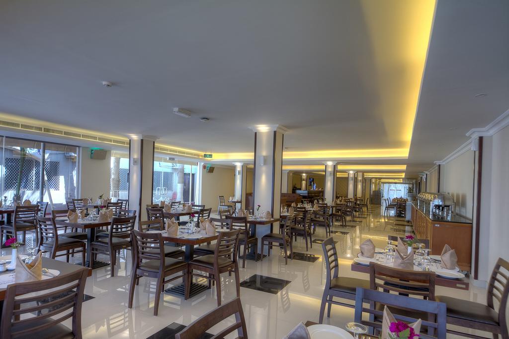 Ajman Beach Hotel Exterior photo