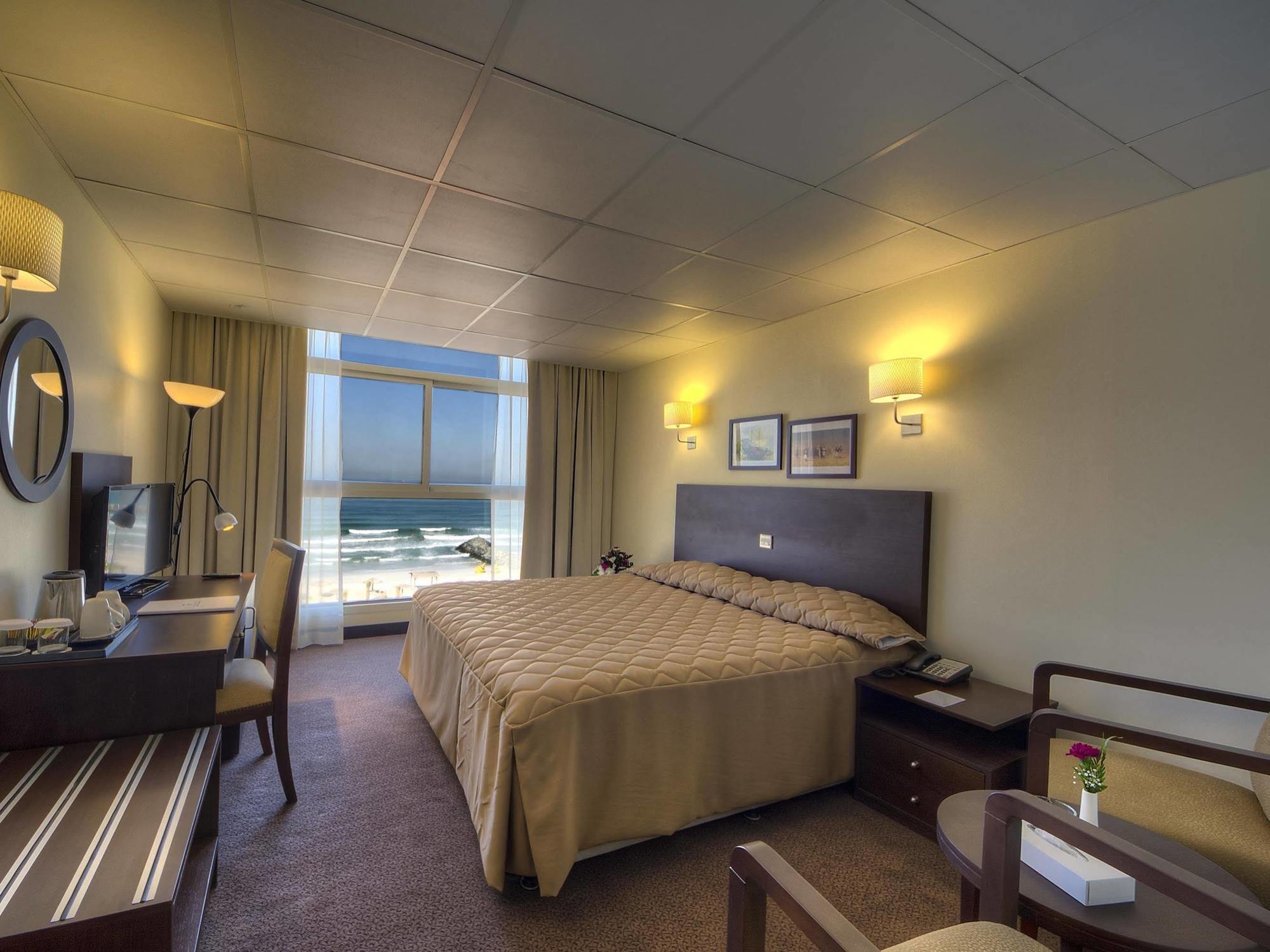 Ajman Beach Hotel Exterior photo
