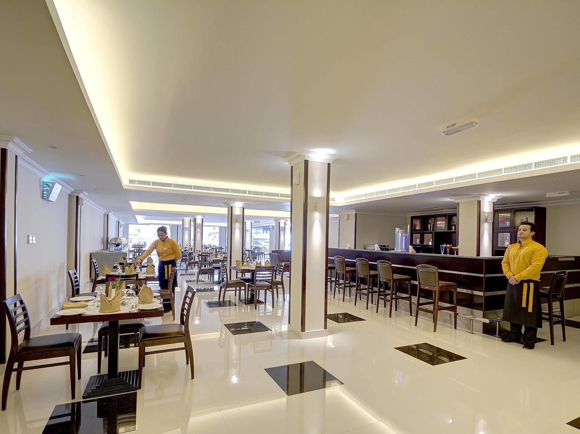 Ajman Beach Hotel Exterior photo